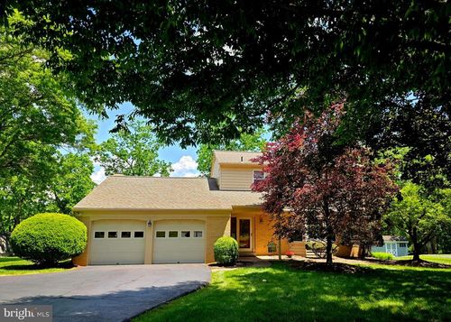 214 Brookside Cir, HARLEYSVILLE, PA, 19438-1810 | Card Image