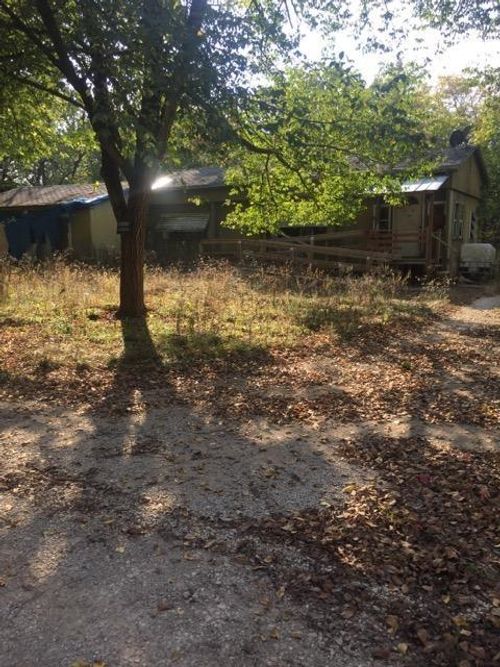 21 Cedar Crest Dr, Mound City, KS, 66056-5275 | Card Image