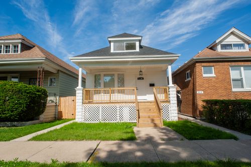 8620 S Union Ave, Chicago, IL, 60620-2137 | Card Image