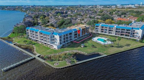 apt-203-401 Lakeside Ln, Houston, TX, 77058-4306 | Card Image