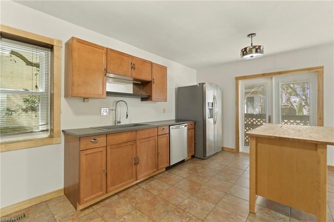 2568 Shore Dr, House attached with 3 bedrooms, 2 bathrooms and null parking in Virginia Beach VA | Image 10