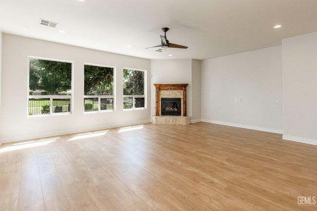 2416 Edingal Dr, House other with 4 bedrooms, 3 bathrooms and null parking in Bakersfield CA | Image 17