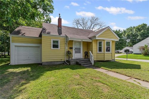 218 S Orchard Street, Clinton, MO, 64735 | Card Image