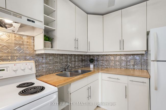 217 - 2000 Jasmine Cres, Condo with 2 bedrooms, 1 bathrooms and 1 parking in Gloucester ON | Image 7