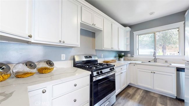 241 N Verdugo, Home with 32 bedrooms, 32 bathrooms and 3 parking in Glendale CA | Image 40