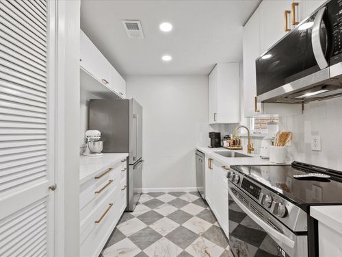 apt-112-2228 S Piney Point Rd, Houston, TX, 77063-1426 | Card Image