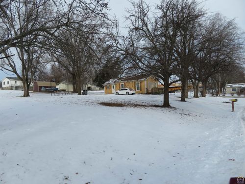 202 Delaware St, Oskaloosa, KS, 66066-4179 | Card Image