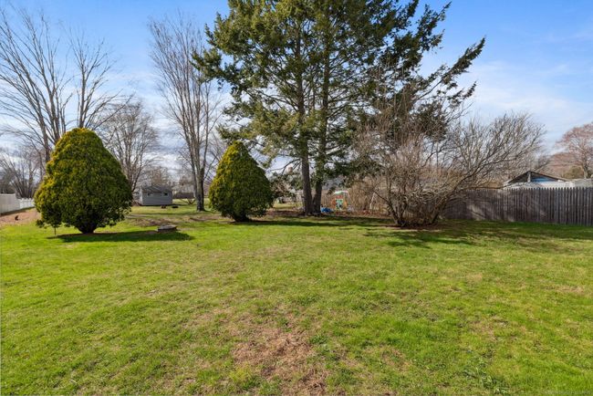 605 Wauregan Rd, House other with 3 bedrooms, 1 bathrooms and null parking in Killingly CT | Image 5