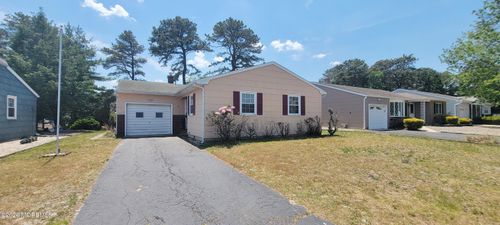 17 Bennington Drive, Toms River, NJ, 08757 | Card Image