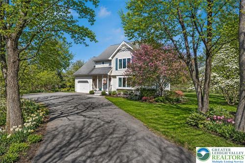 1244 Quiet Hills Ln, Effort, PA, 18330-8066 | Card Image