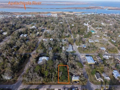 193 10th St, Apalachicola, FL, 32320-2102 | Card Image
