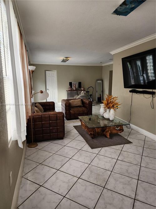 4361 Nw 35th Ave, Lauderdale Lakes, FL, 33309-4123 | Card Image