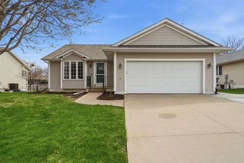 733 71st St Ne, Cedar Rapids, IA, 52402-7257 | Card Image