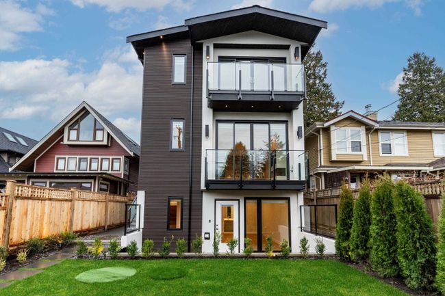 241 E 21 Street, Home with 4 bedrooms, 3 bathrooms and 1 parking in North Vancouver BC | Image 1