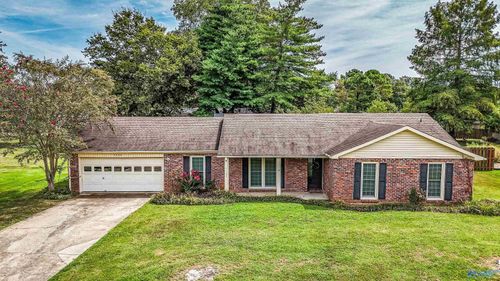 7505 Logan Dr Sw, Huntsville, AL, 35802-2951 | Card Image