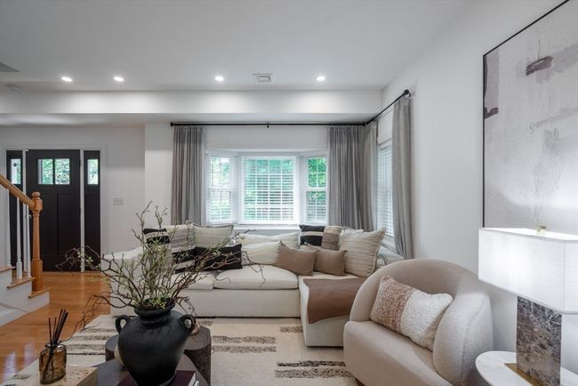 16 Border Rd, House other with 3 bedrooms, 3 bathrooms and 6 parking in Reading MA | Image 11