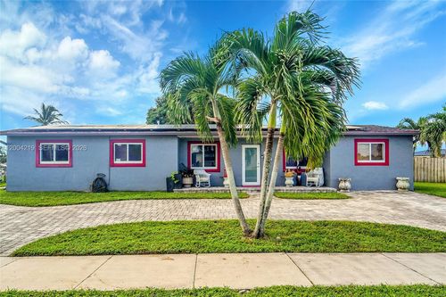 8370 Nw 185th St, Hialeah, FL, 33015-2645 | Card Image