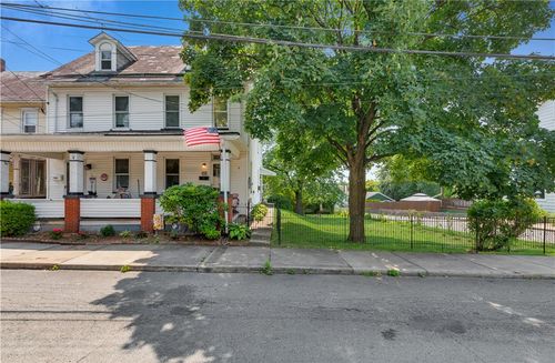 108 George St, Pen Argyl, PA, 18072-1736 | Card Image