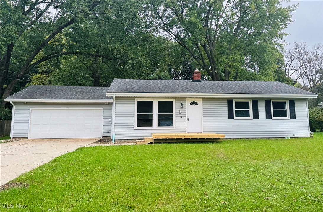 Patricia Ave, Ravenna, OH 44266