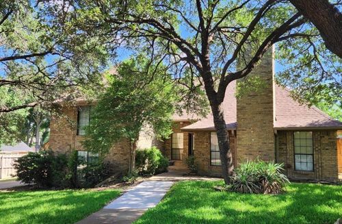 2001 Birchwood Ln, Grand Prairie, TX, 75050-2260 | Card Image