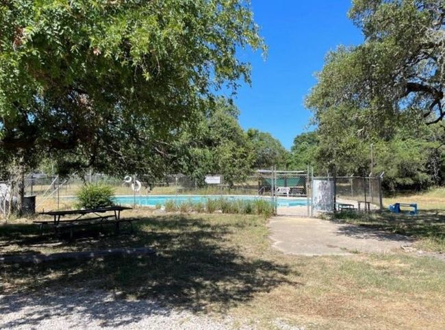 Community pool | Image 10
