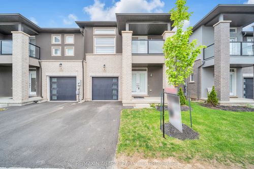120 Renfrew Trail, Welland, ON, L3C0K2 | Card Image