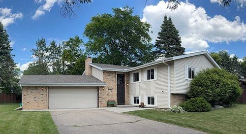3317 Red Oak Cir S, Burnsville, MN, 55337-3323 | Card Image
