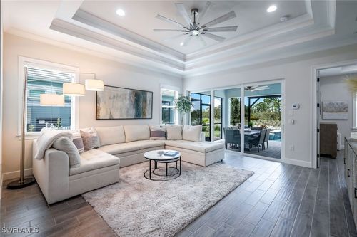 6875 Saona Ct, NAPLES, FL, 34113-9063 | Card Image