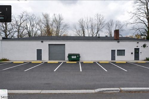 1050 Valley St, Vauxhall, NJ, 07088-1039 | Card Image