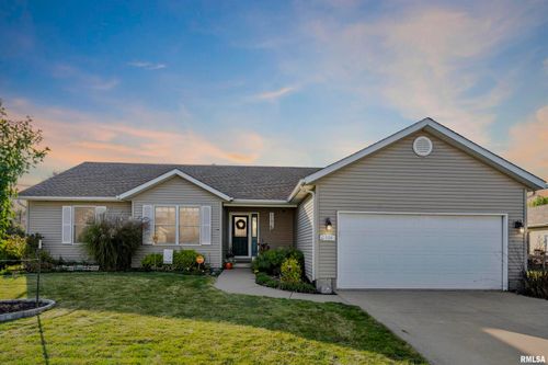 4504 N Gayman Ave, Davenport, IA, 52806-7235 | Card Image