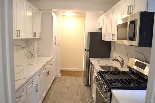 apt-3m-632 Warburton Ave, Yonkers, NY, 10701-1636 | Card Image
