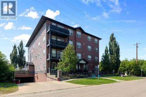 9919 Gordon Ave, Fort Mcmurray, AB, T9H2E3 | Card Image