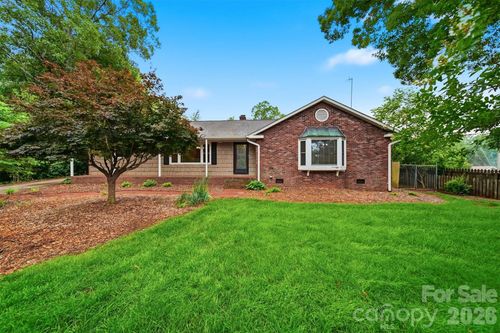 1085 19th Avenue Pl Nw, Hickory, NC, 28601-1721 | Card Image