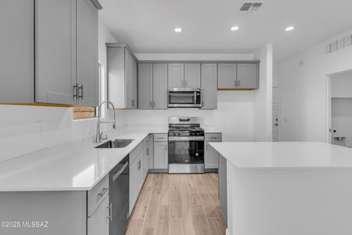 14043 E Canidae Drive E, Vail, AZ, 85641 | Card Image