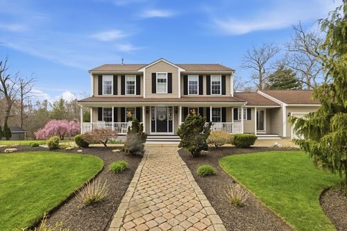 73 Regent Ct, Swansea, MA, 02777-4333 | Card Image