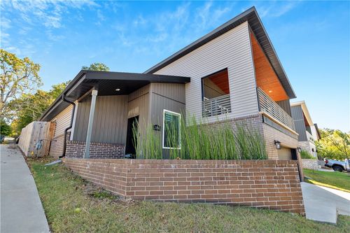 2396 N Freshwater Ave, Fayetteville, AR, 72703-2321 | Card Image