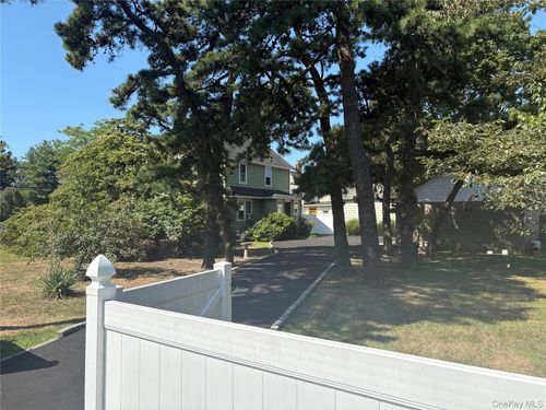 464 Central Ave, Bethpage, NY, 11714-3904 | Card Image