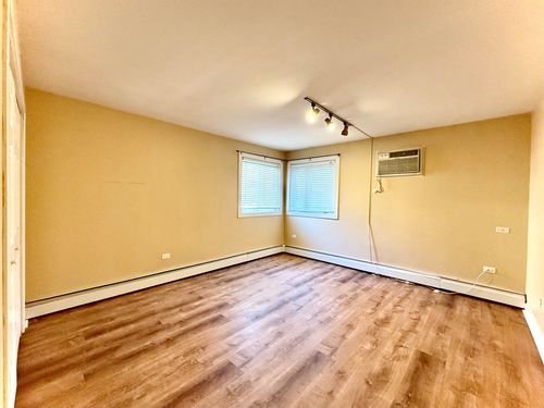 apt-1a-317 Wisconsin Ave, Oak Park, IL, 60302-5517 | Card Image
