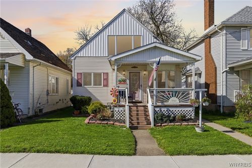 2462 La Salle Ave, Niagara Falls, NY, 14301-1418 | Card Image