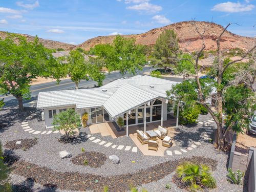 1355 Nelson Cir, Saint George, UT, 84790-7644 | Card Image