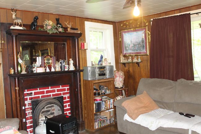 Living Room | Image 15