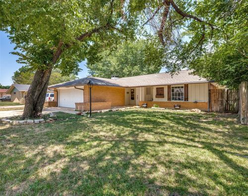 2207 Fairfax Dr, Irving, TX, 75060-5037 | Card Image