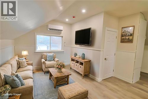 75 Chapel St, Woodstock, ON, N4S3R5 | Card Image