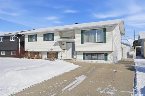425 5th St S, Martensville, SK, S0K0A2 | Card Image