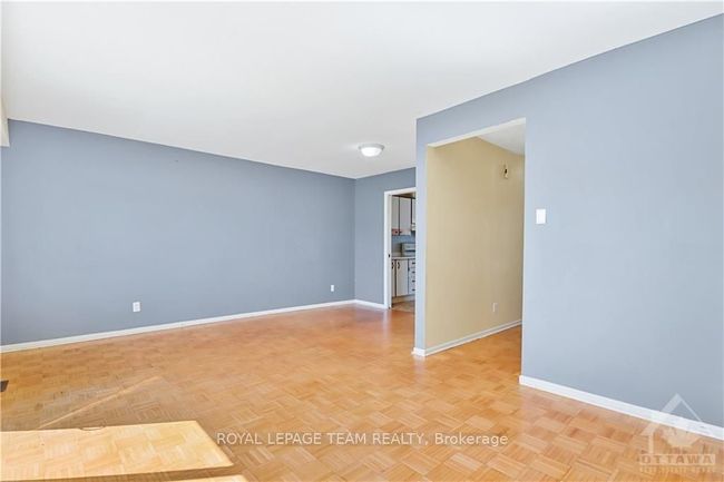 B - 426 Moodie Dr, Condo with 3 bedrooms, 2 bathrooms and 1 parking in Nepean ON | Image 6