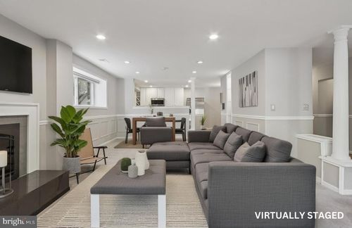 3769 Persimmon Cir, FAIRFAX, VA, 22031-4117 | Card Image