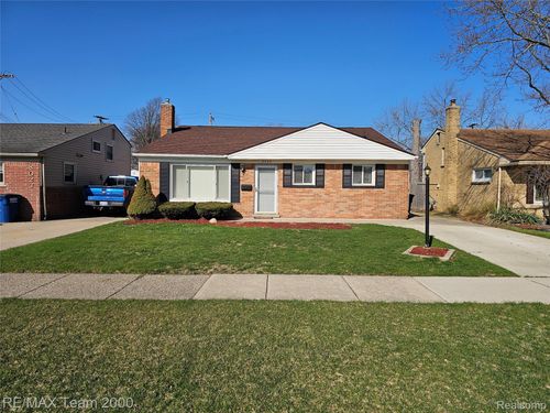 8035 Donna St, Westland, MI, 48185-1774 | Card Image