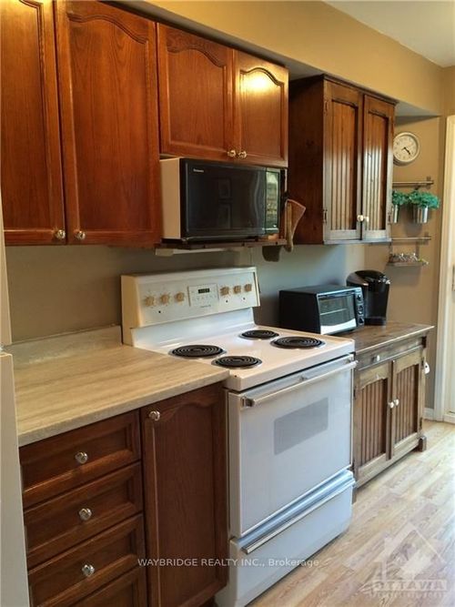 19 Bowen Cres, Kemptville, ON, K0G1J0 | Card Image