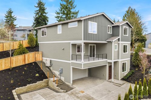 404 Edmonds Ave Ne, Renton, WA, 98056-3637 | Card Image