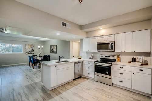 unit-d201-351 E Thomas Rd, Phoenix, AZ, 85012-3225 | Card Image